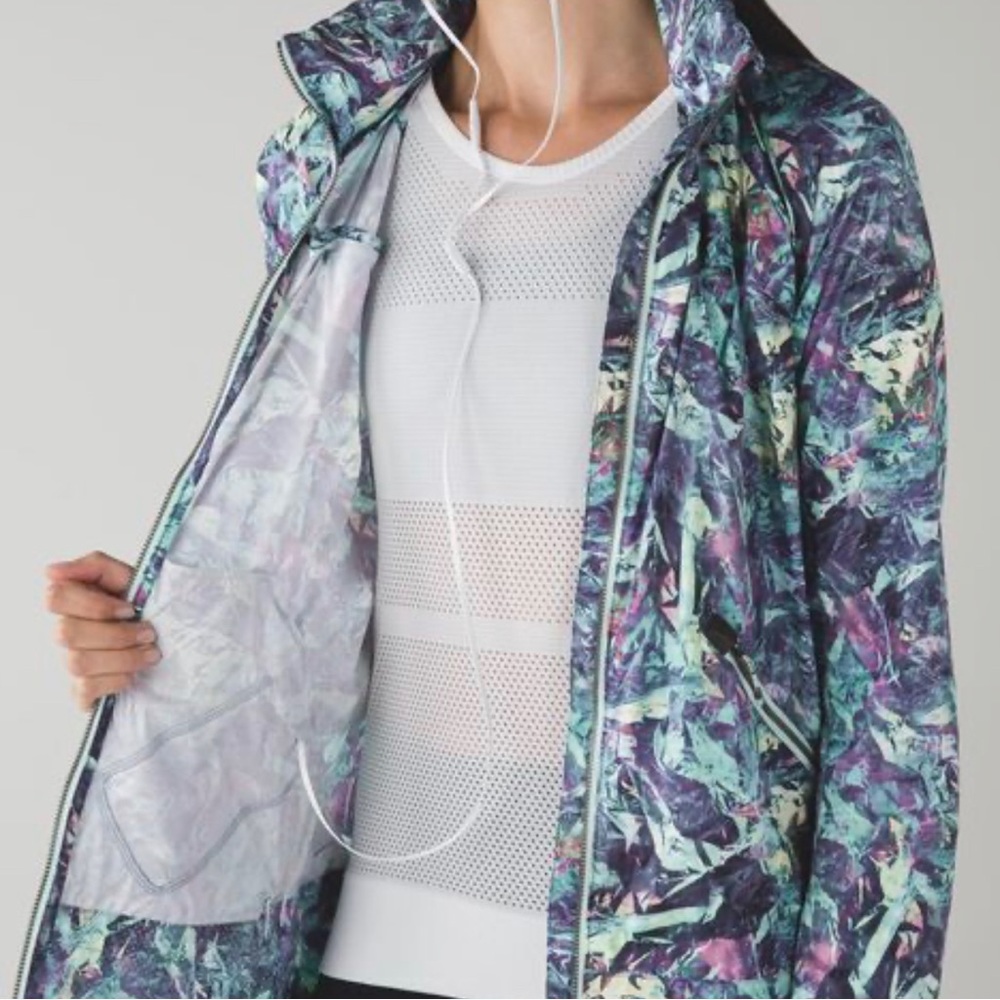 Lululemon water resistant running jacket